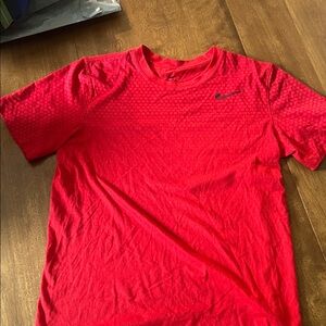 Nike Men's Red Short Sleeve Tee